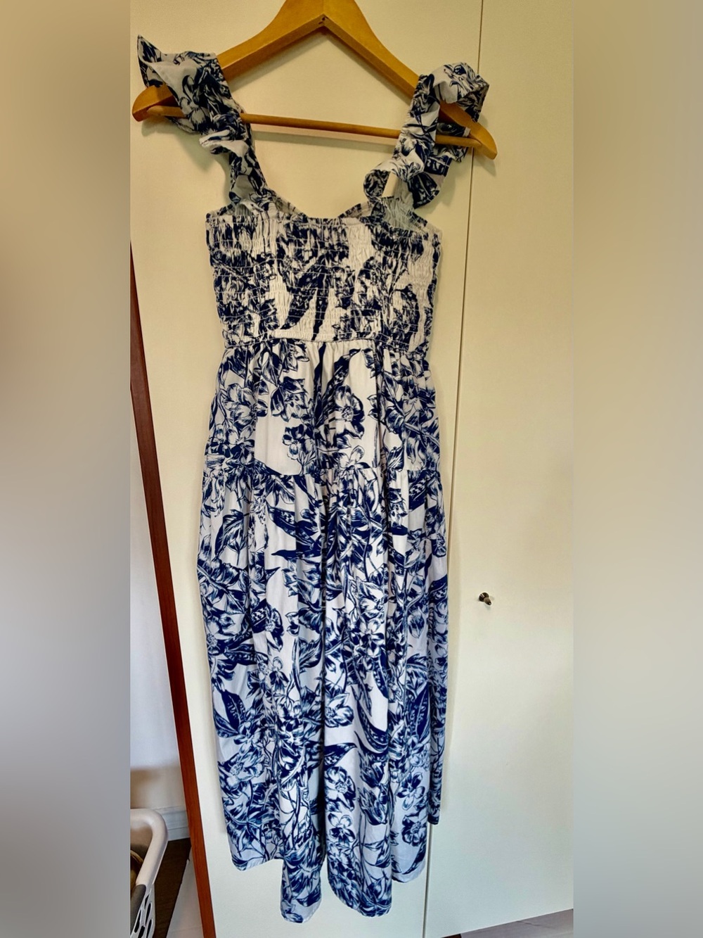 Abercrombie & Fitch Ruffle
Strap Smocked Dress - Picture 4 of 5